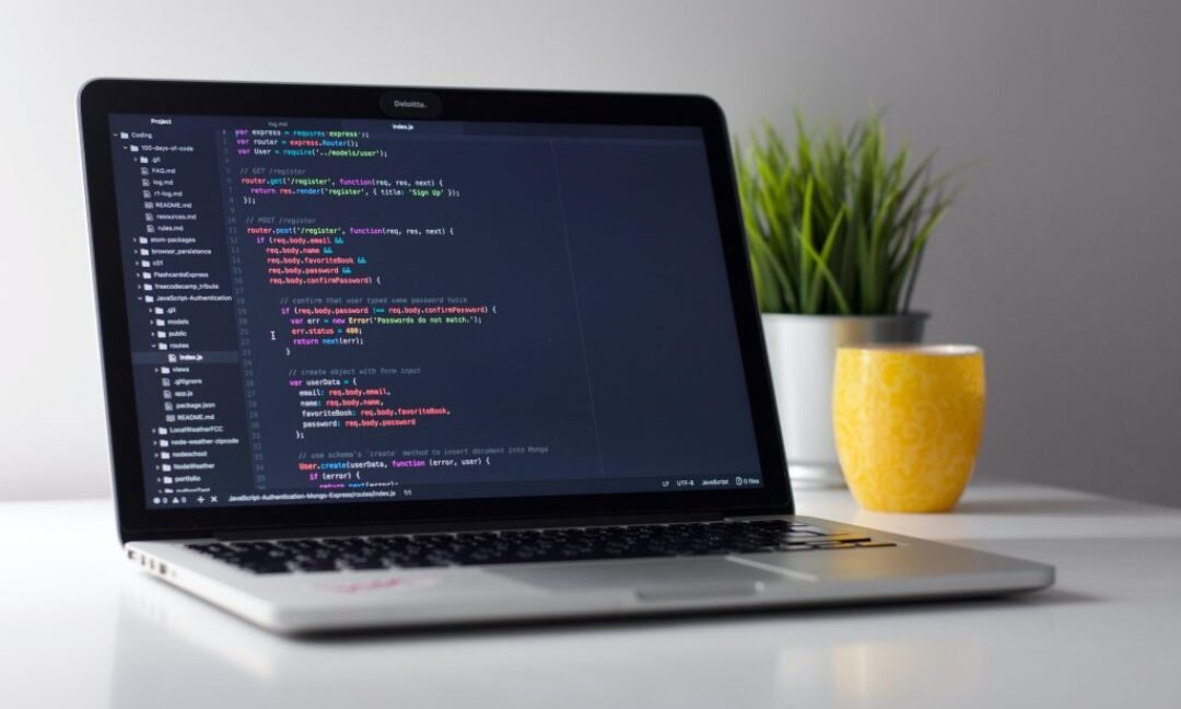 Quels sont les critères à prendre en compte lors du choix d’une formation en ligne en développement web